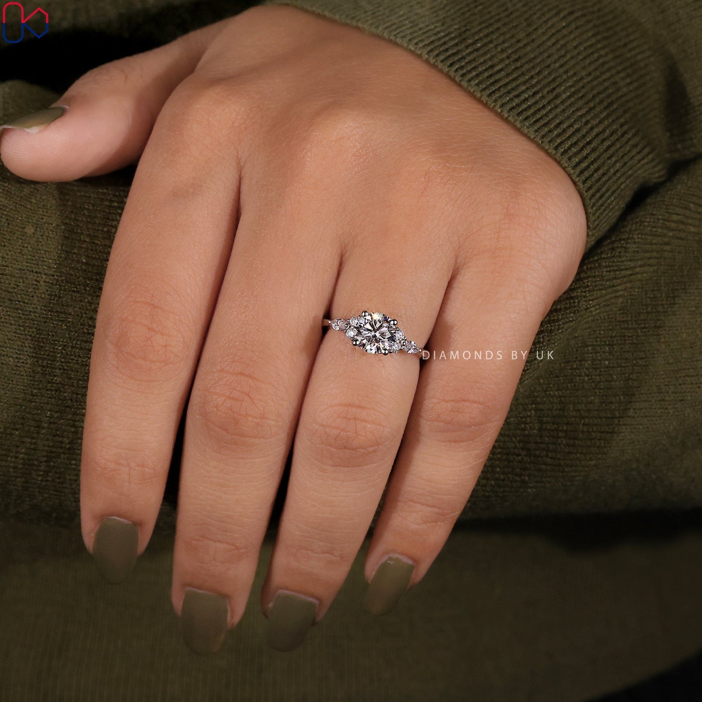 Round Cut Diamond Ring In Muse Setting