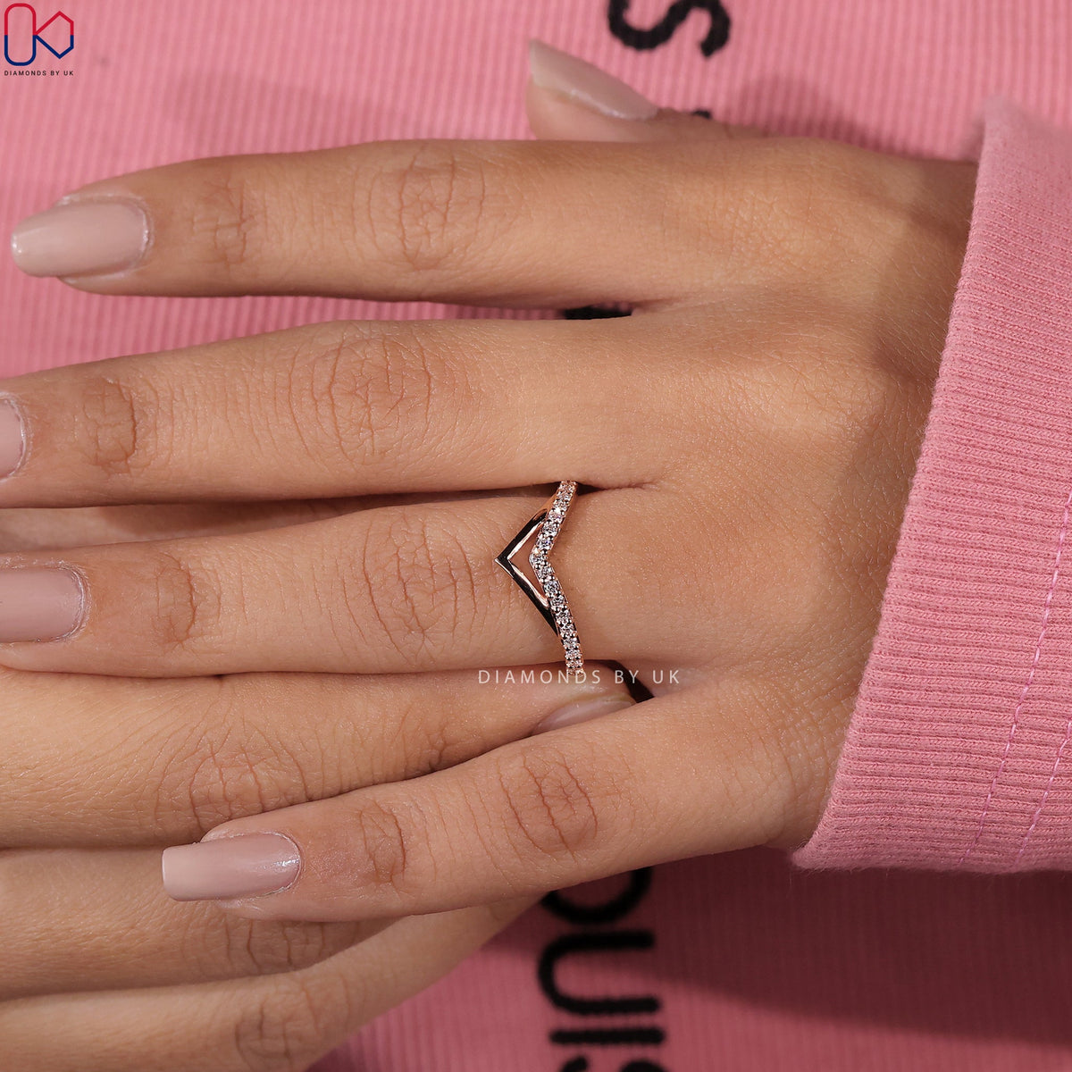 V Shaped Wedding Featuring With Round Diamond