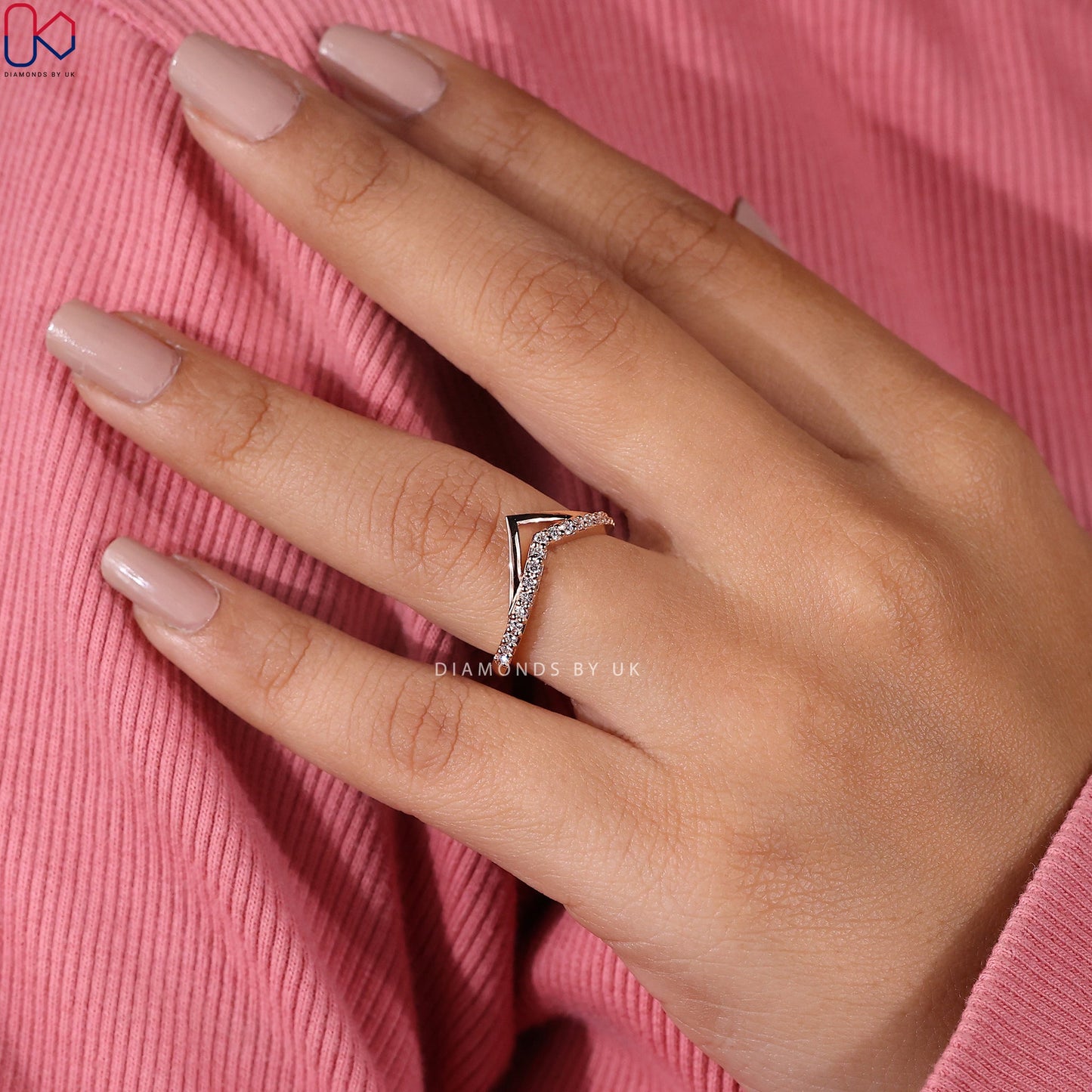 V Shaped Wedding Featuring With Round Diamond