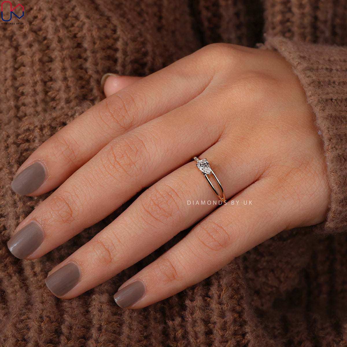 Pear Shaped Diamond Ring – Yellow Gold