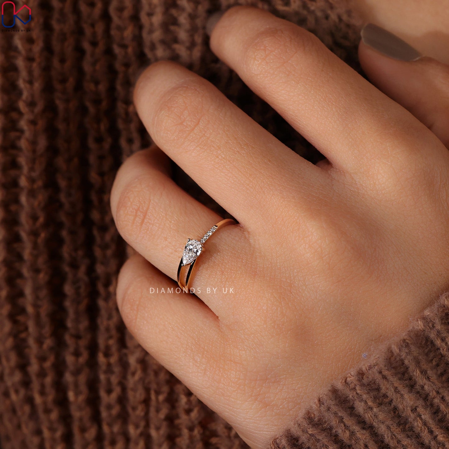 Pear Shaped Diamond Ring – Yellow Gold