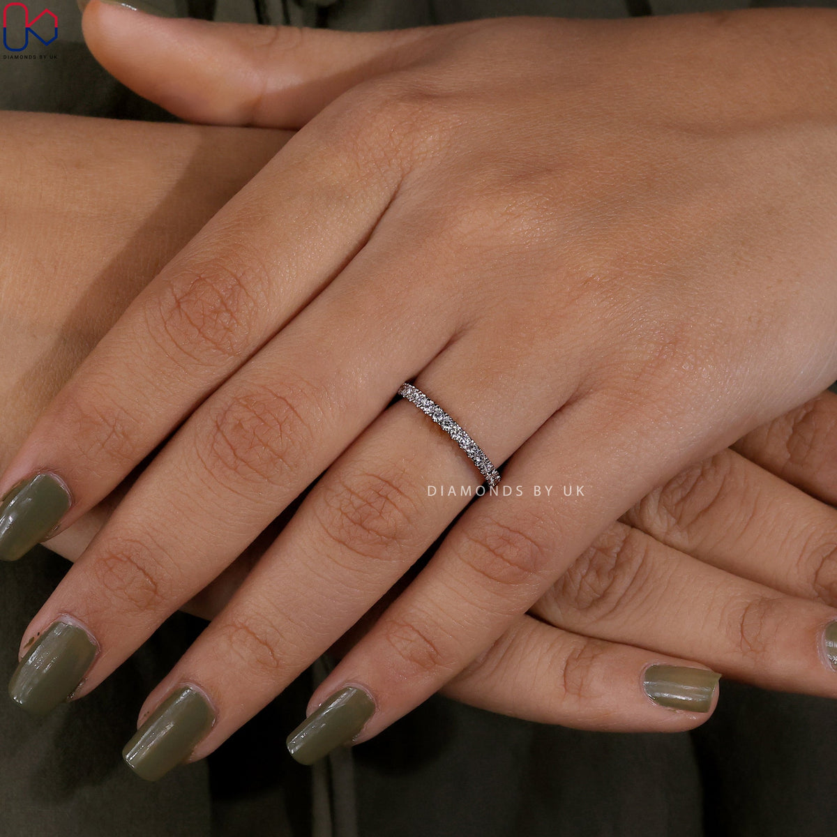 Round Cut White Gold Diamond Band