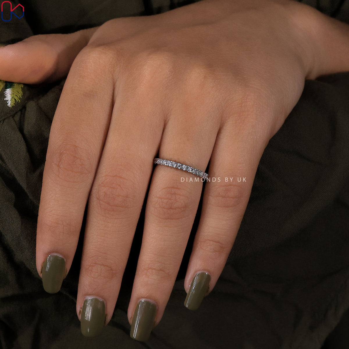 Round Cut White Gold Diamond Band