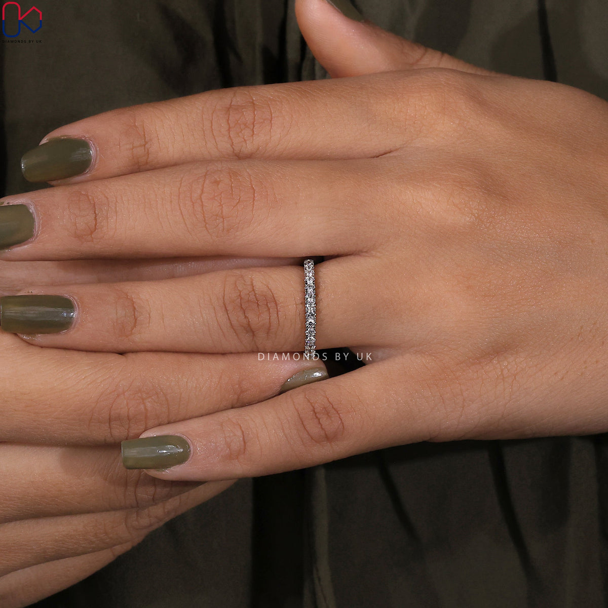 Round Cut White Gold Diamond Band