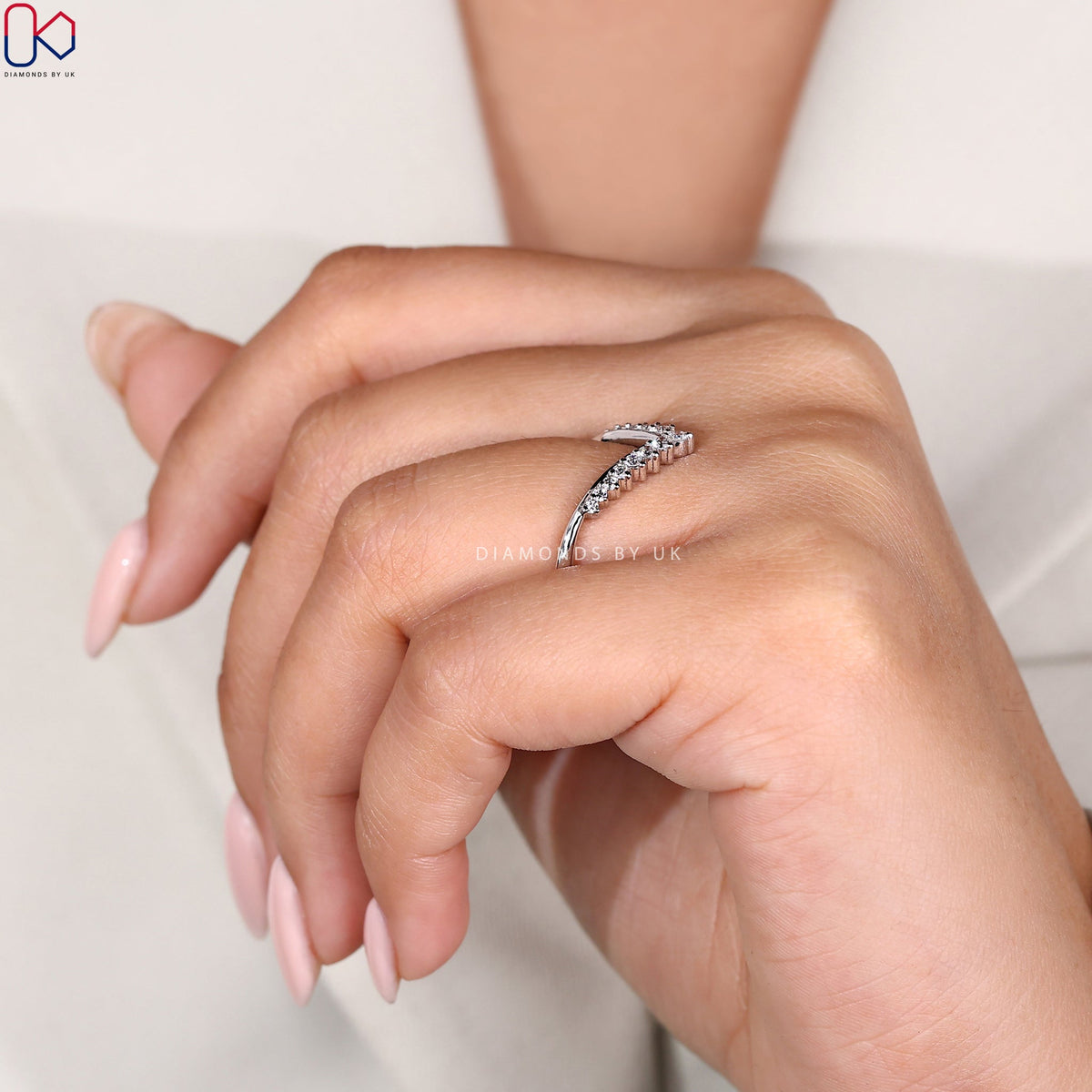 Round Diamond White Gold V Shaped Wedding Band