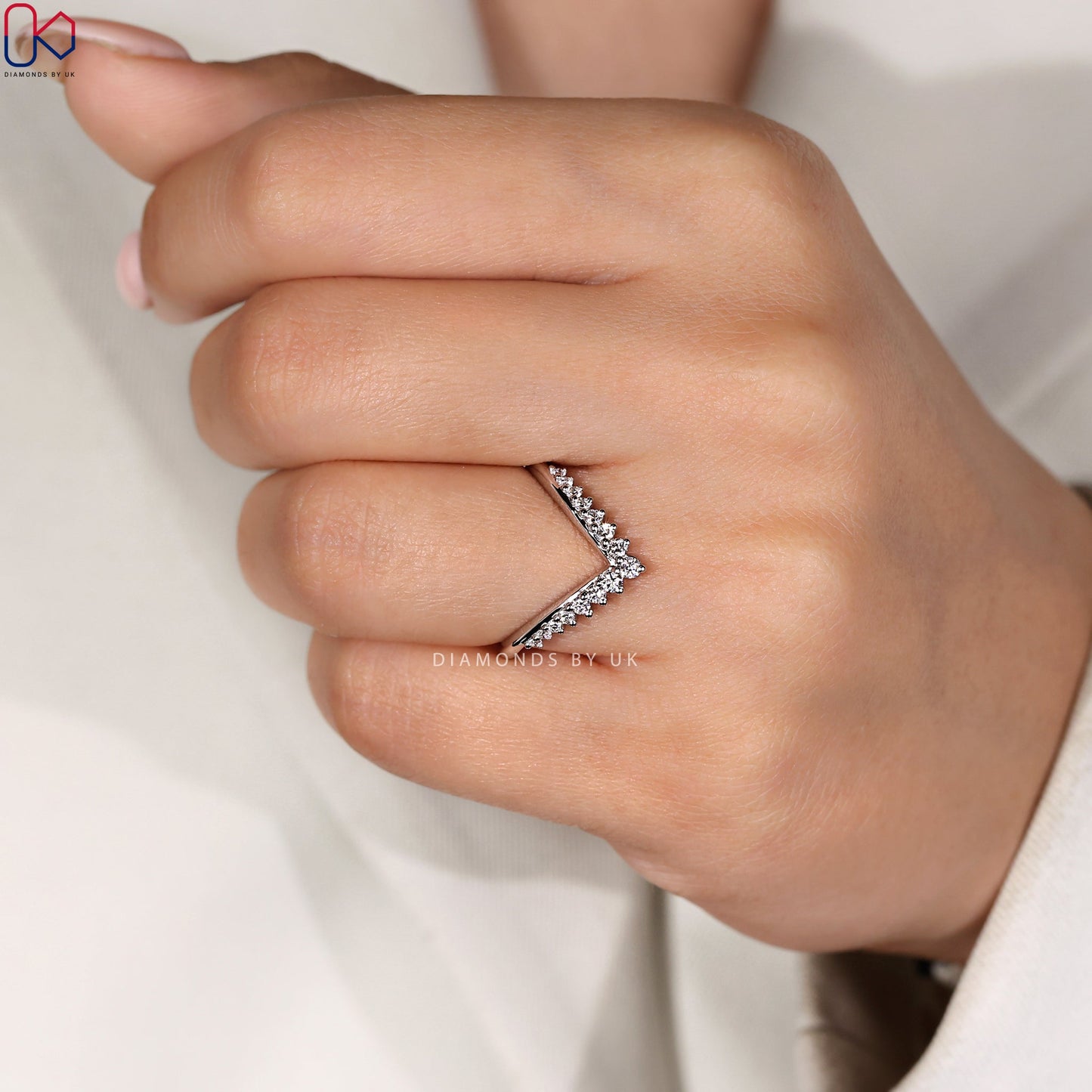 Round Diamond White Gold V Shaped Wedding Band
