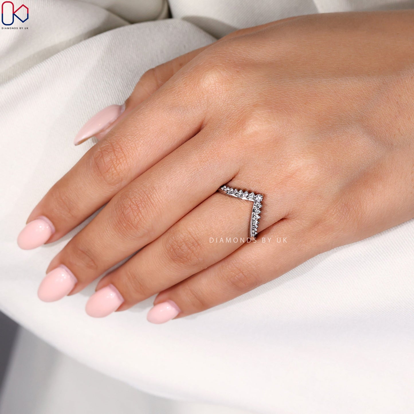 Round Diamond White Gold V Shaped Wedding Band