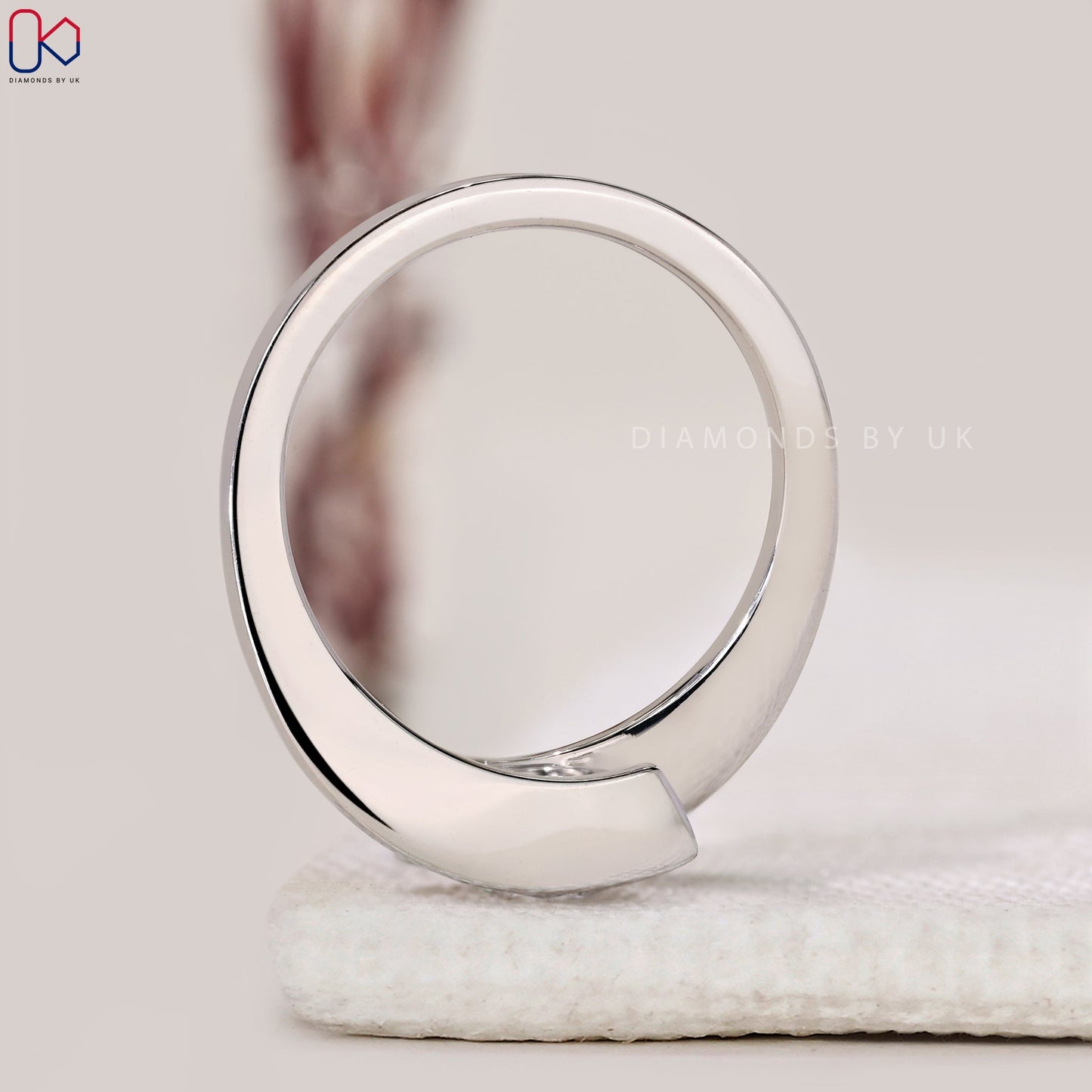 Round Diamond Solitaire Engagement Ring