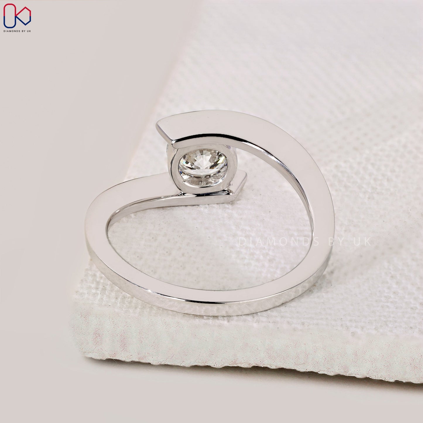 Round Diamond Solitaire Engagement Ring