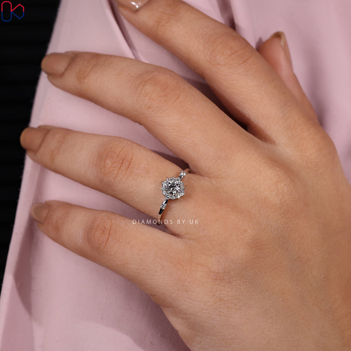 Round Diamond Halo Engagement Ring