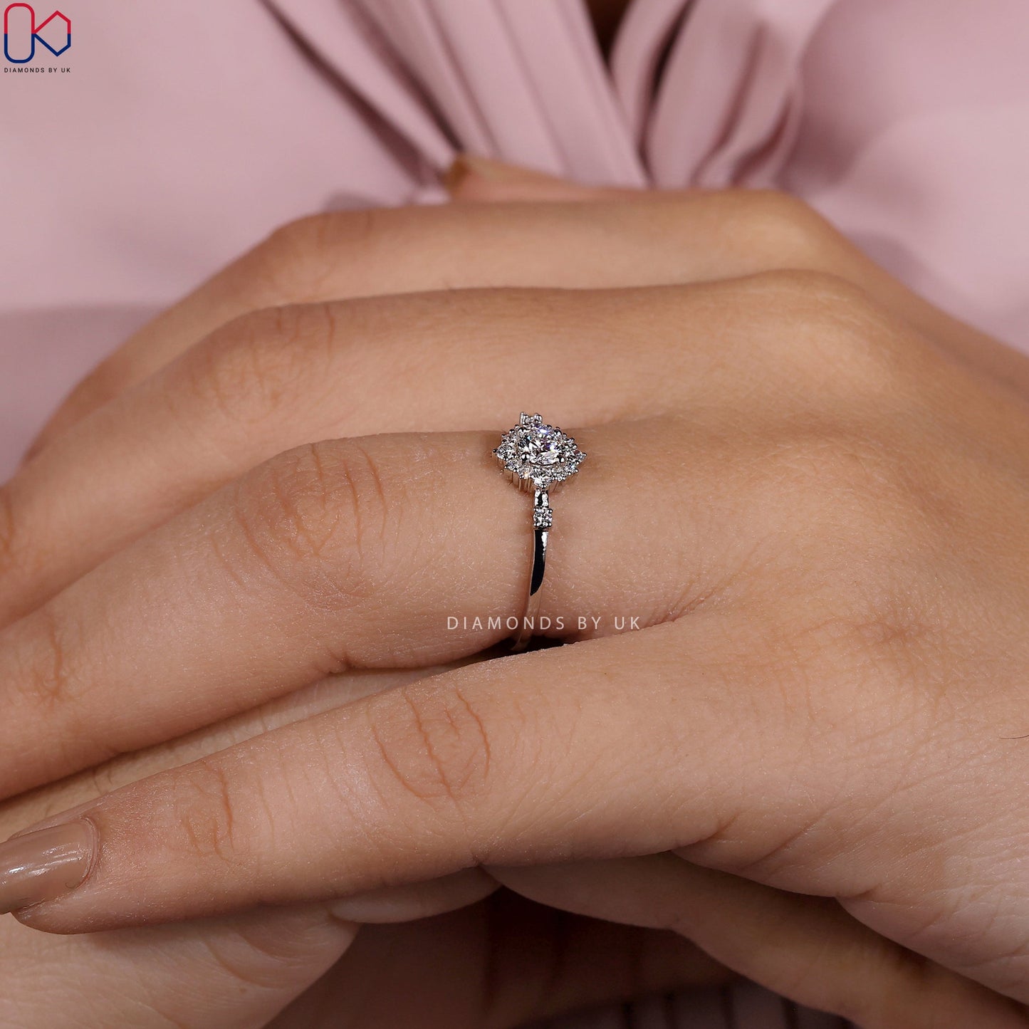 Round Diamond Halo Engagement Ring