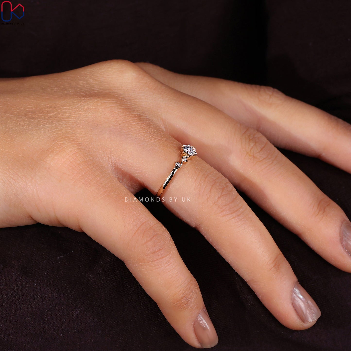 Lab Grown Diamond Ring - Round Cut
