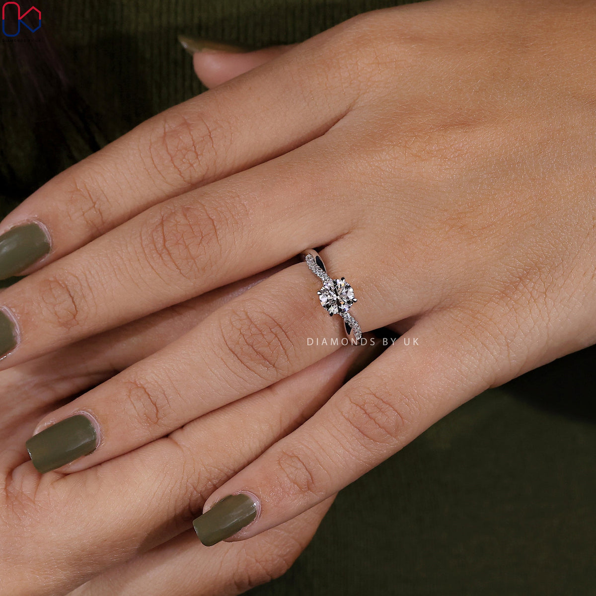 Round Cut Diamond Ring With Twisted Pave Setting