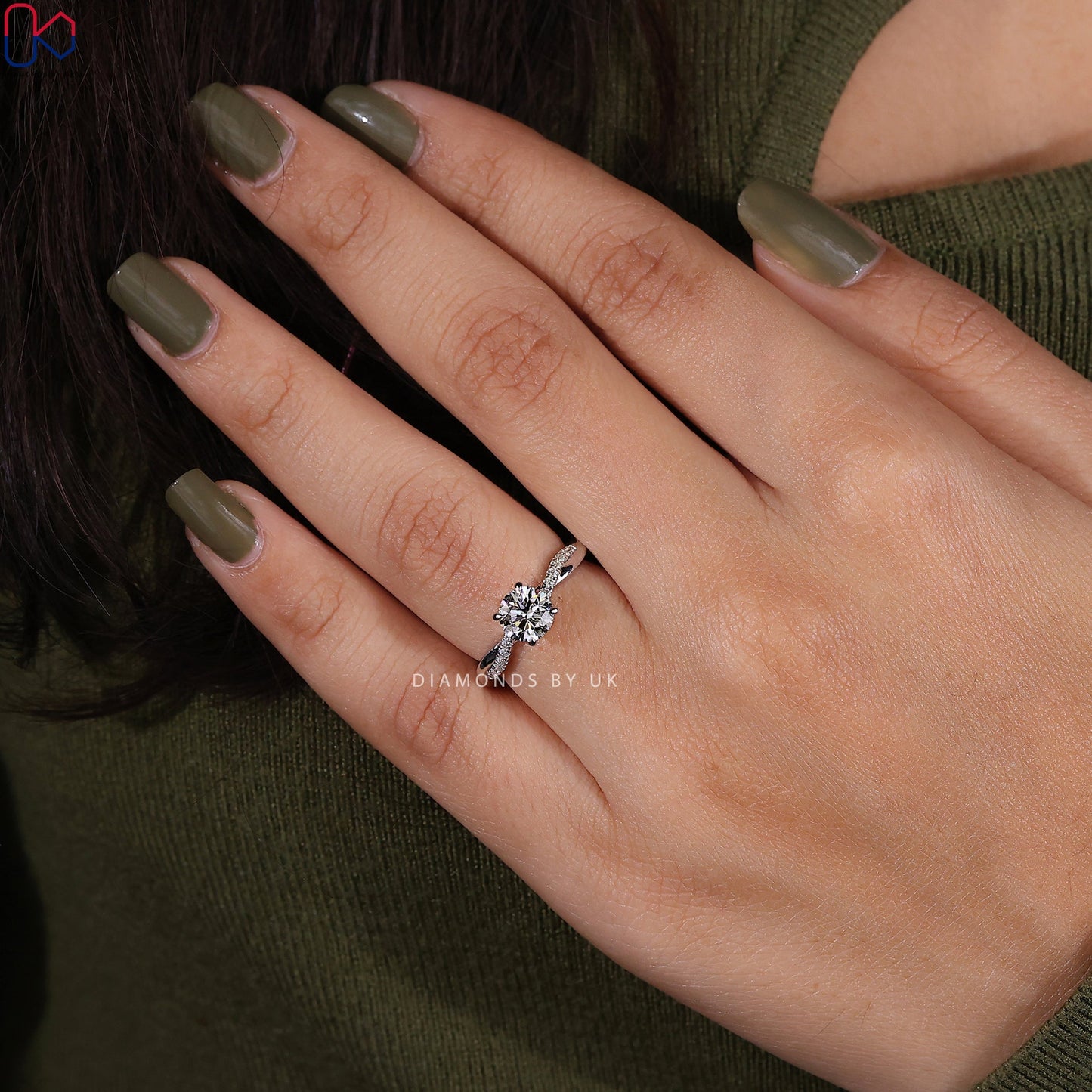 Round Cut Diamond Ring With Twisted Pave Setting