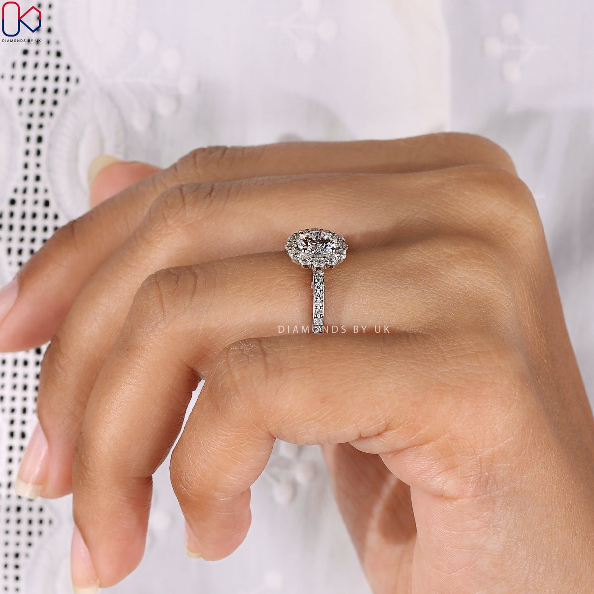 Round Cut Halo Diamond Engagement Ring In White Gold