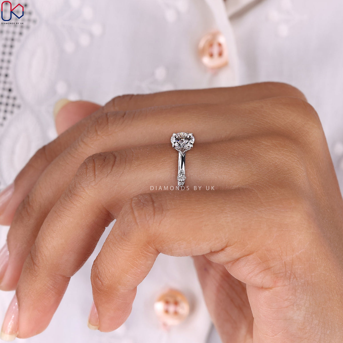 Round Diamond White Gold Diamond Engagement Ring