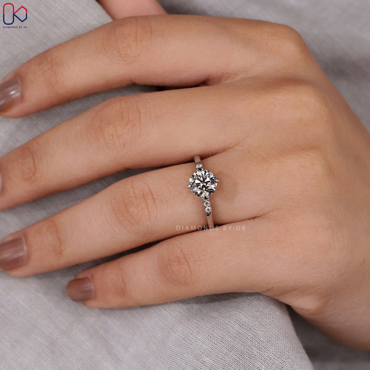 Round Cut Diamond Pave Engagement Ring