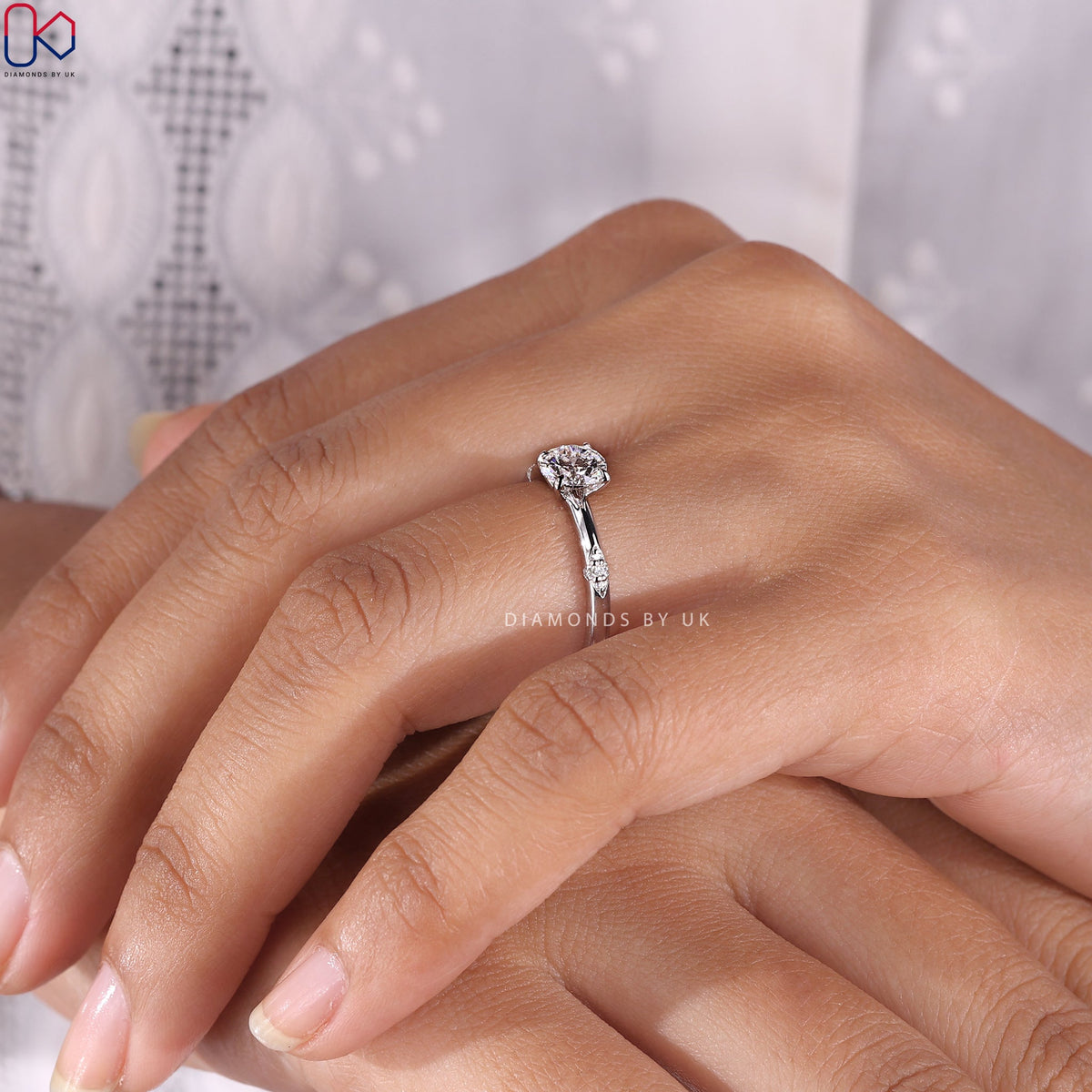 Round Diamond White Gold Diamond Engagement Ring