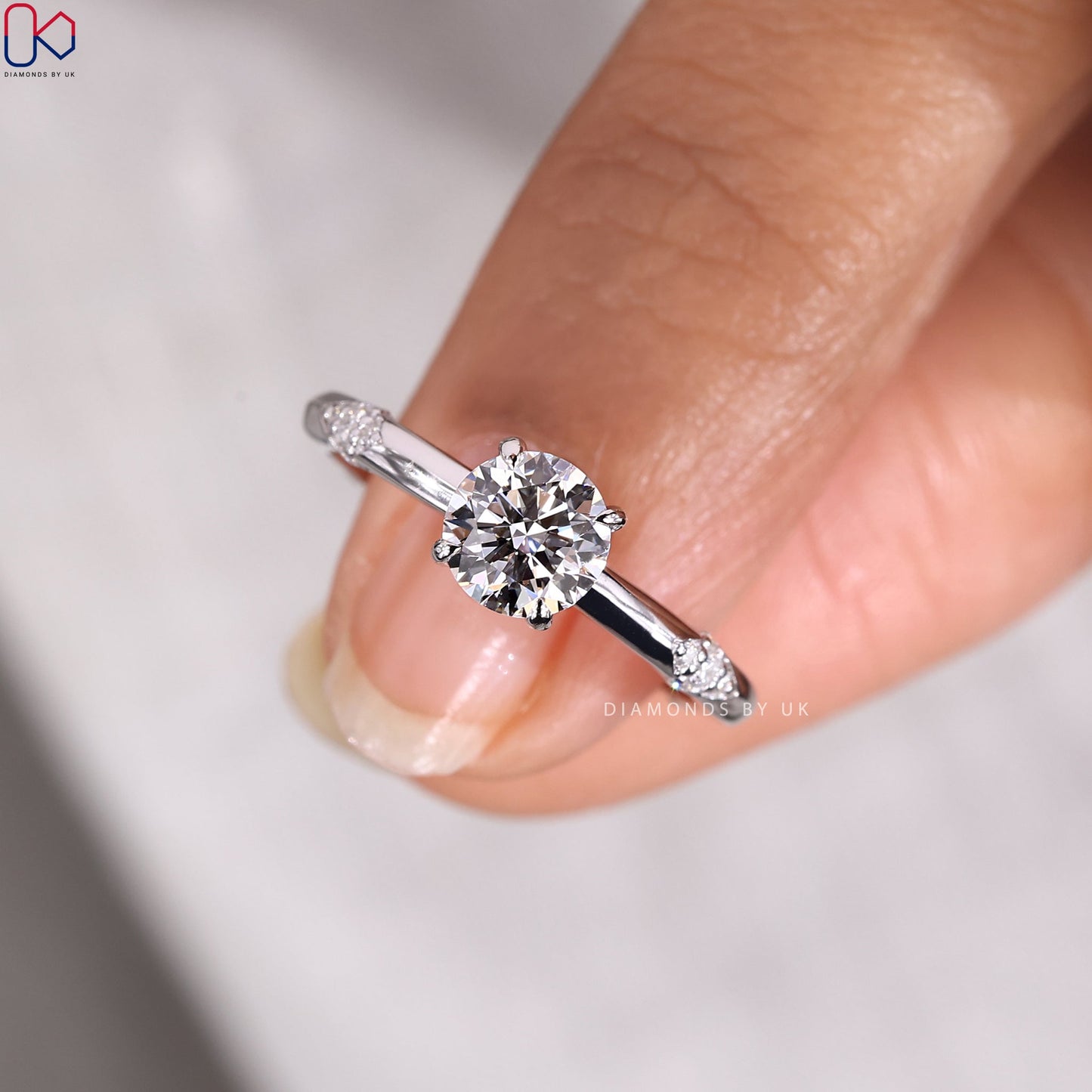 Round Diamond White Gold Diamond Engagement Ring