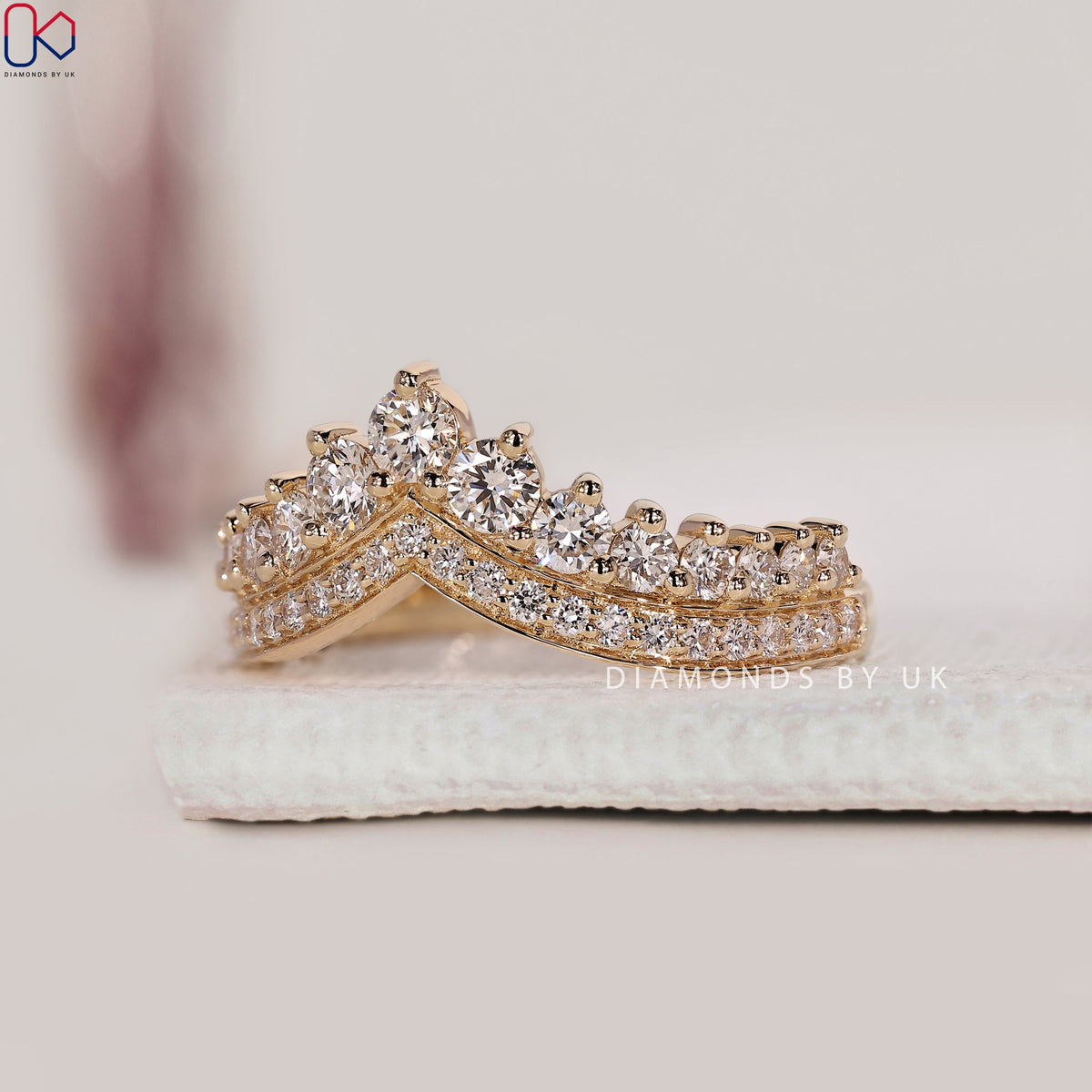 Curved Round Cut Diamond Band