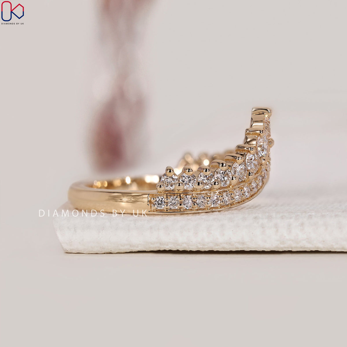Curved Round Cut Diamond Band