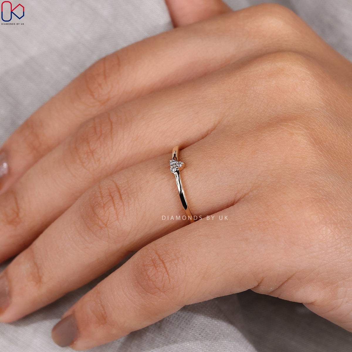 Round diamond Three Stone Wedding Band