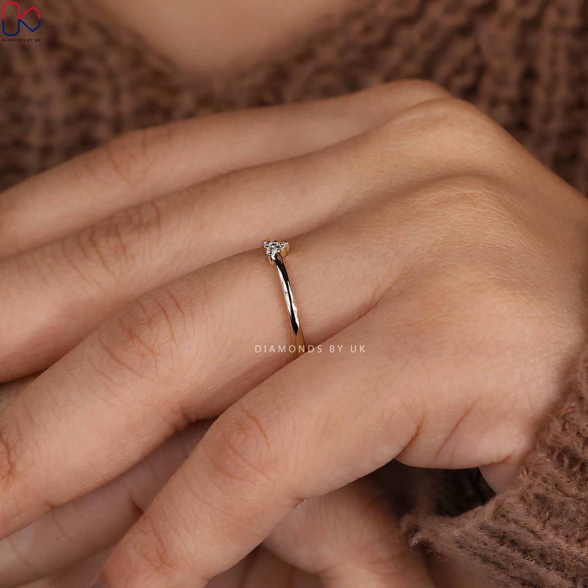 Round diamond Three Stone Wedding Band