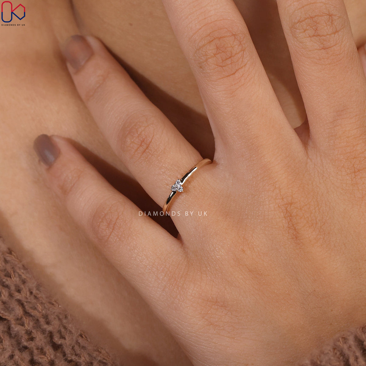 Round diamond Three Stone Wedding Band