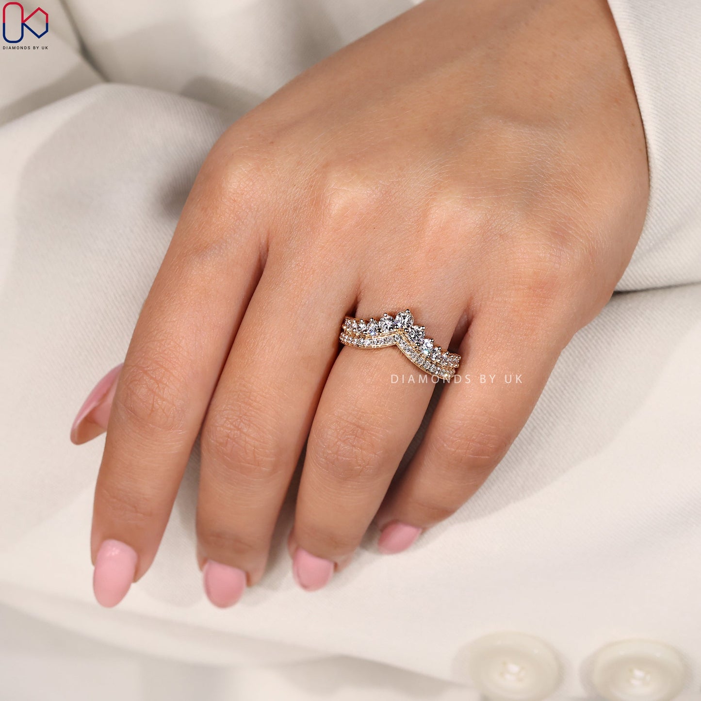 Curved Round Cut Diamond Band