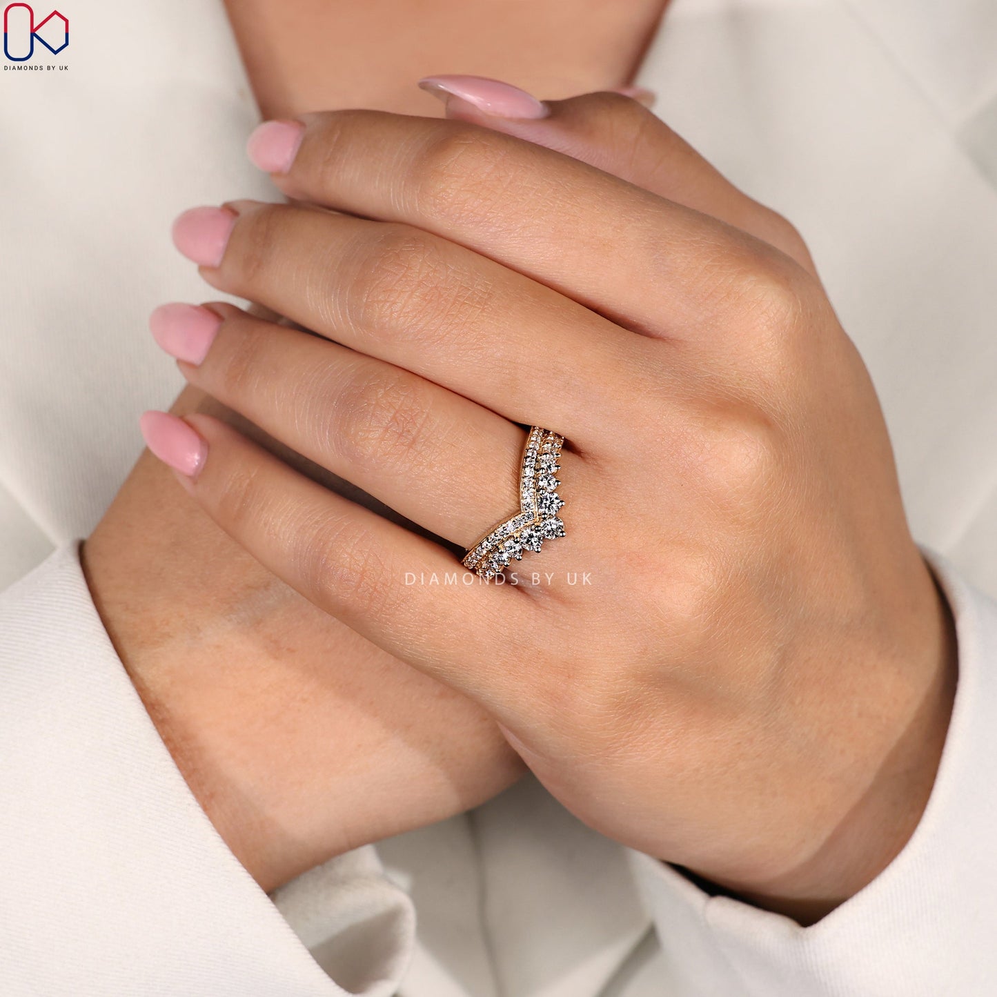 Curved Round Cut Diamond Band
