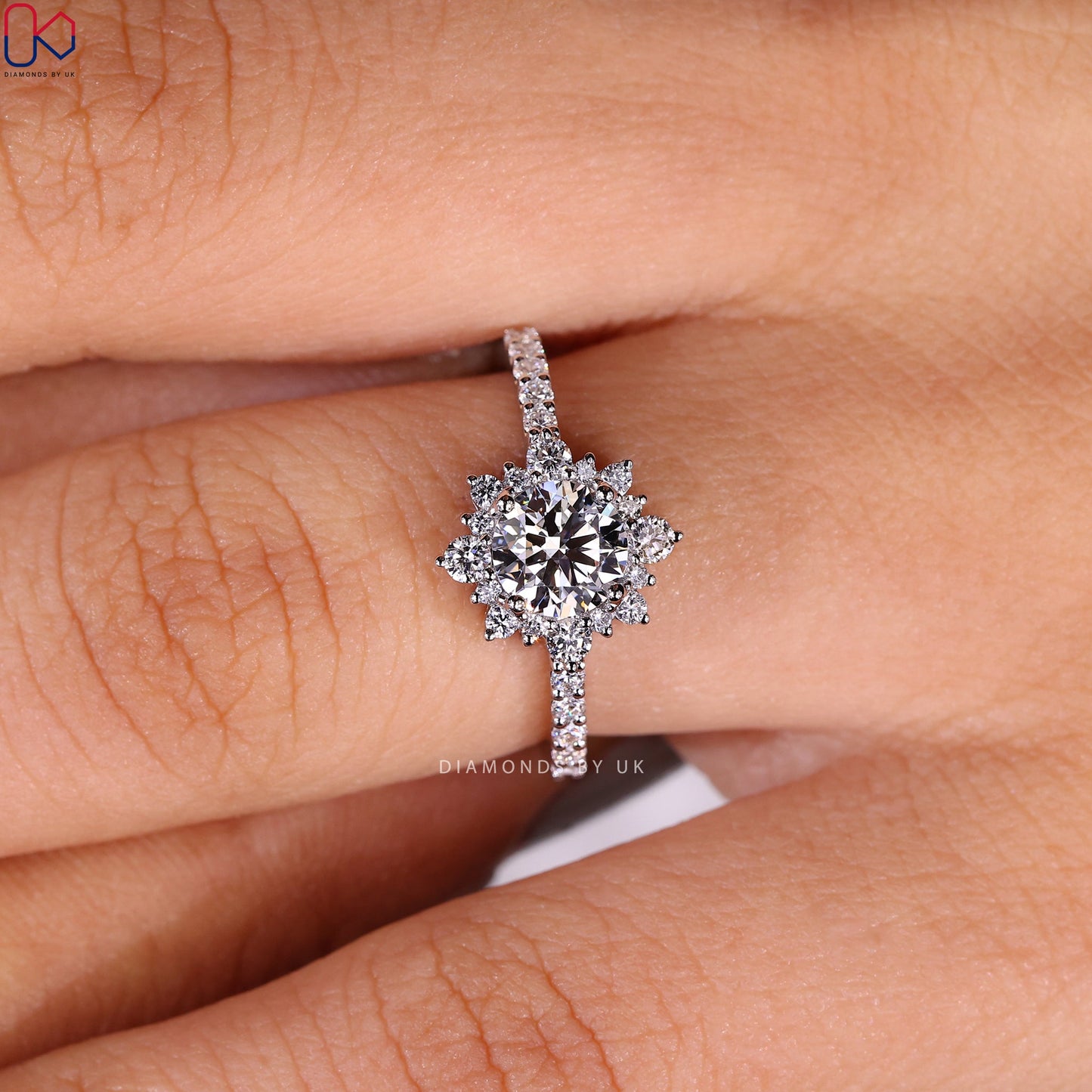 Round Diamond Cluster Ring In White Gold