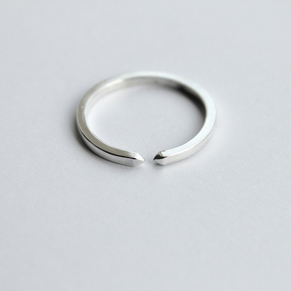 TWO CLOSE RING