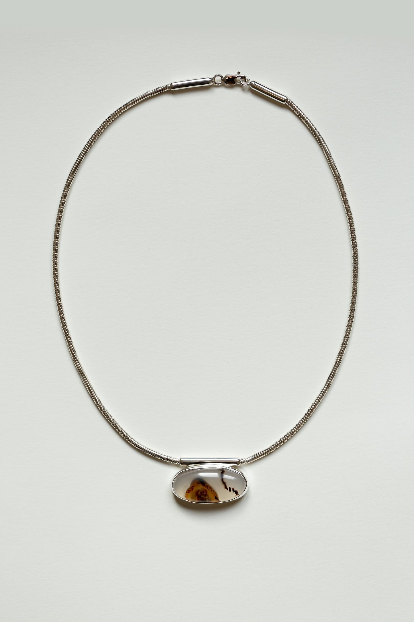 OVAL AGATE NECKLACE