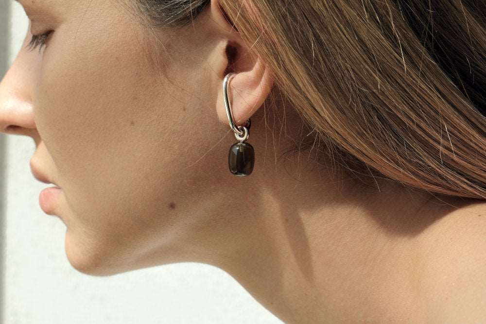 SMOKY QUARTZ HUG EARRING
