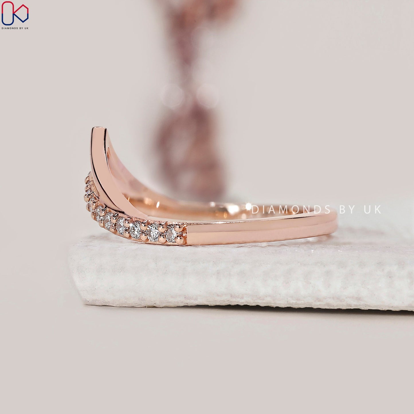 V Shaped Wedding Featuring With Round Diamond