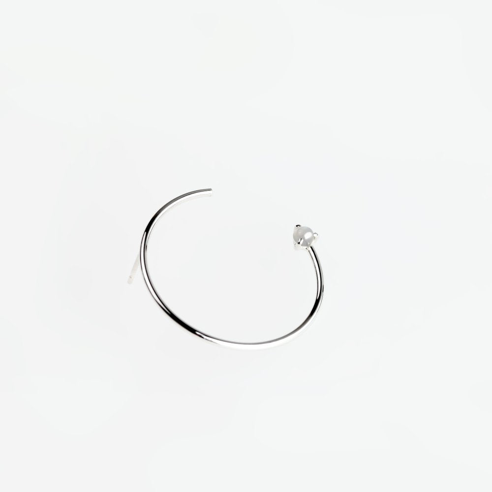 CIRCLE MOONSTONE SILVER EARRING
