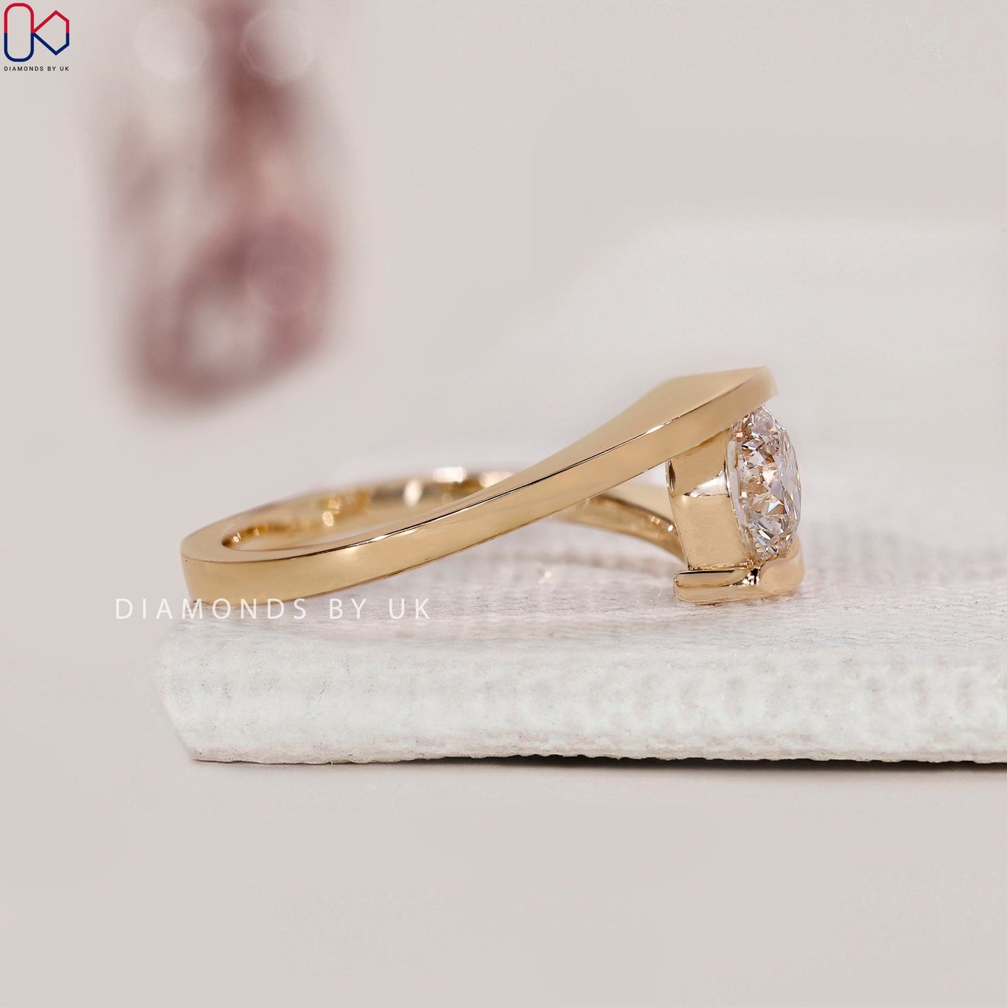 Round Diamond Engagement Ring In Solitaire Style