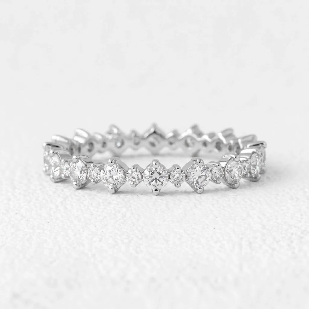 Luna’s Aureole | Round Diamond Full-Eternity Band