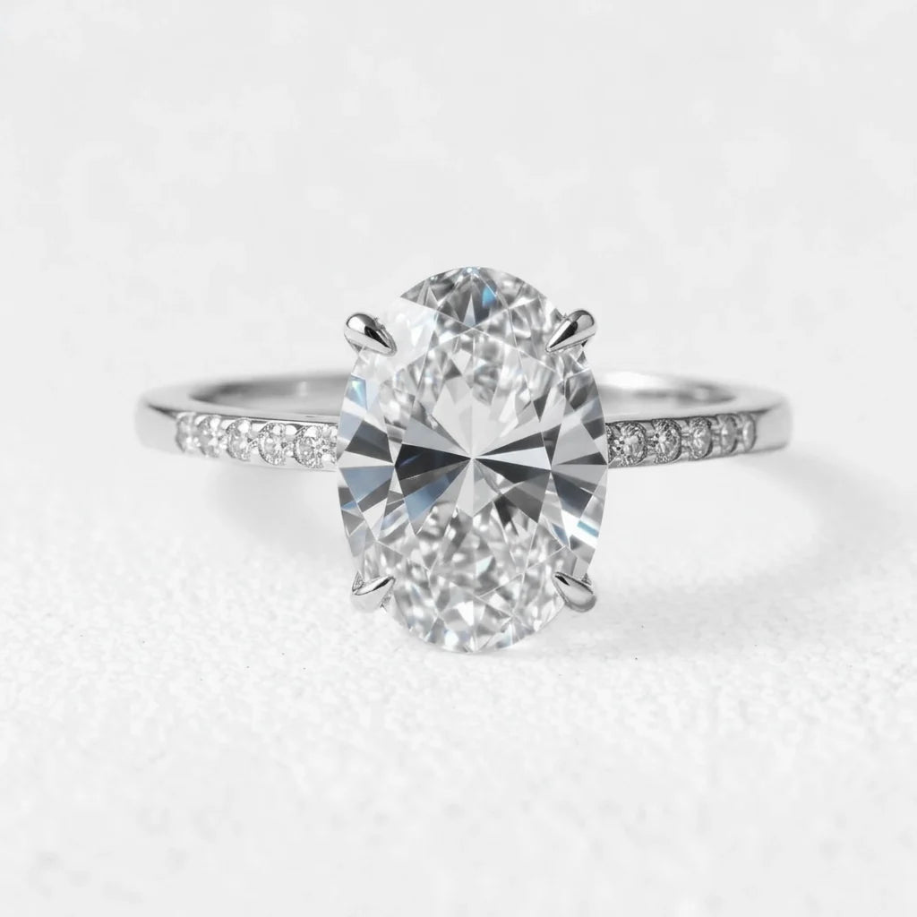 Luna‘s Silhouette | 2CT Classic Oval Cut Diamond Engagement Ring