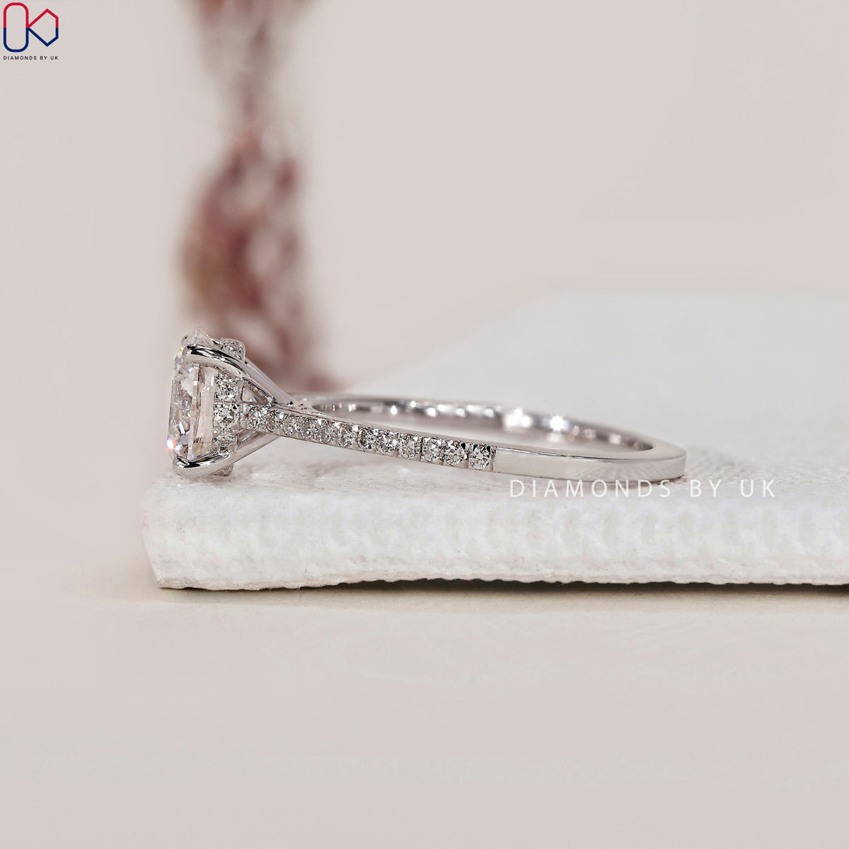 Round Cut Diamond Pave Setting Ring