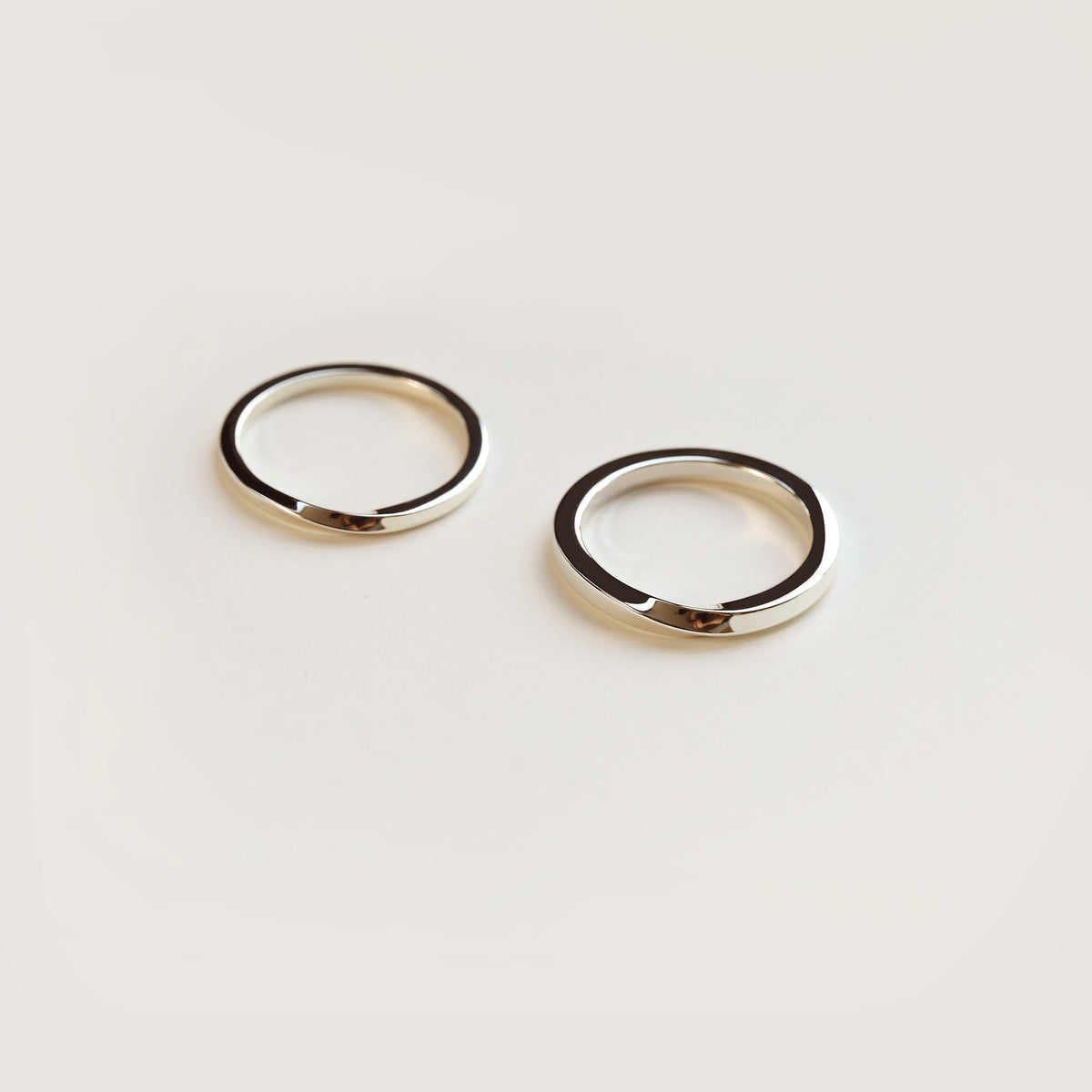 MEDIUM TORSION RING