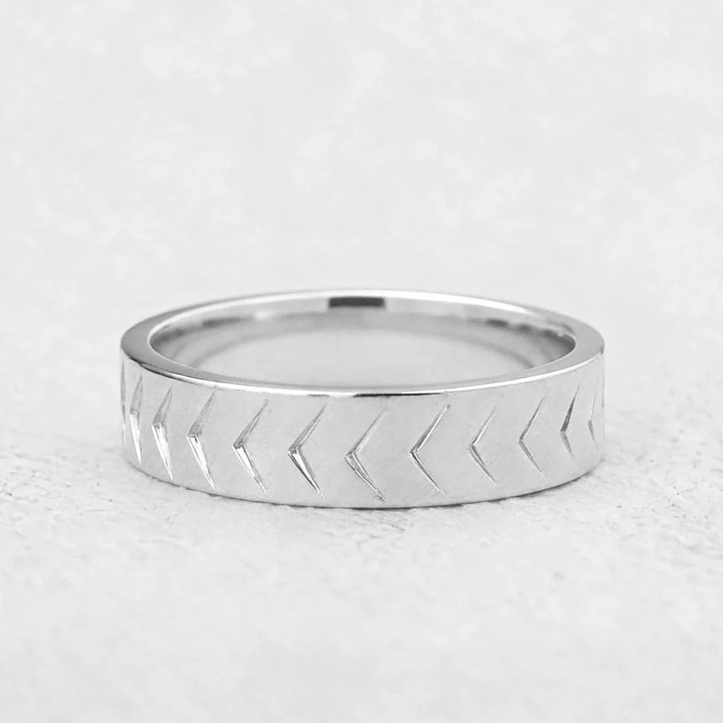 Arrow Edge | Polished Men’s Wedding Band