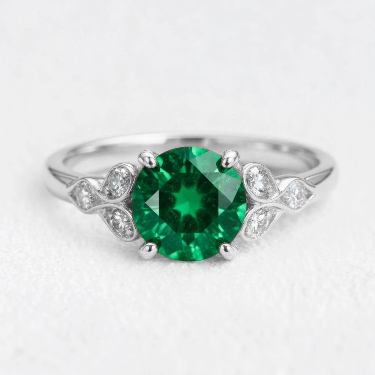 Celia‘s Sonnet | 1.5CT Round Cut Green Sapphire Foliage Engagement  Ring