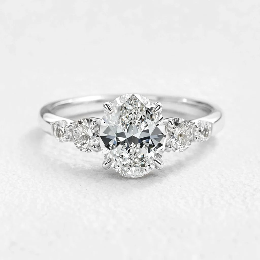Audrey‘s Brilliance | 1CT Classic Oval Cut Diamond Ring