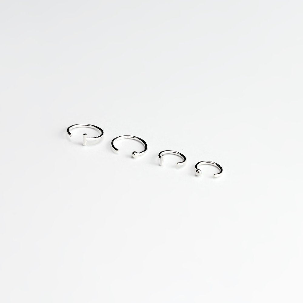 ESSENTIAL DASH SILVER HOOP EARRING
