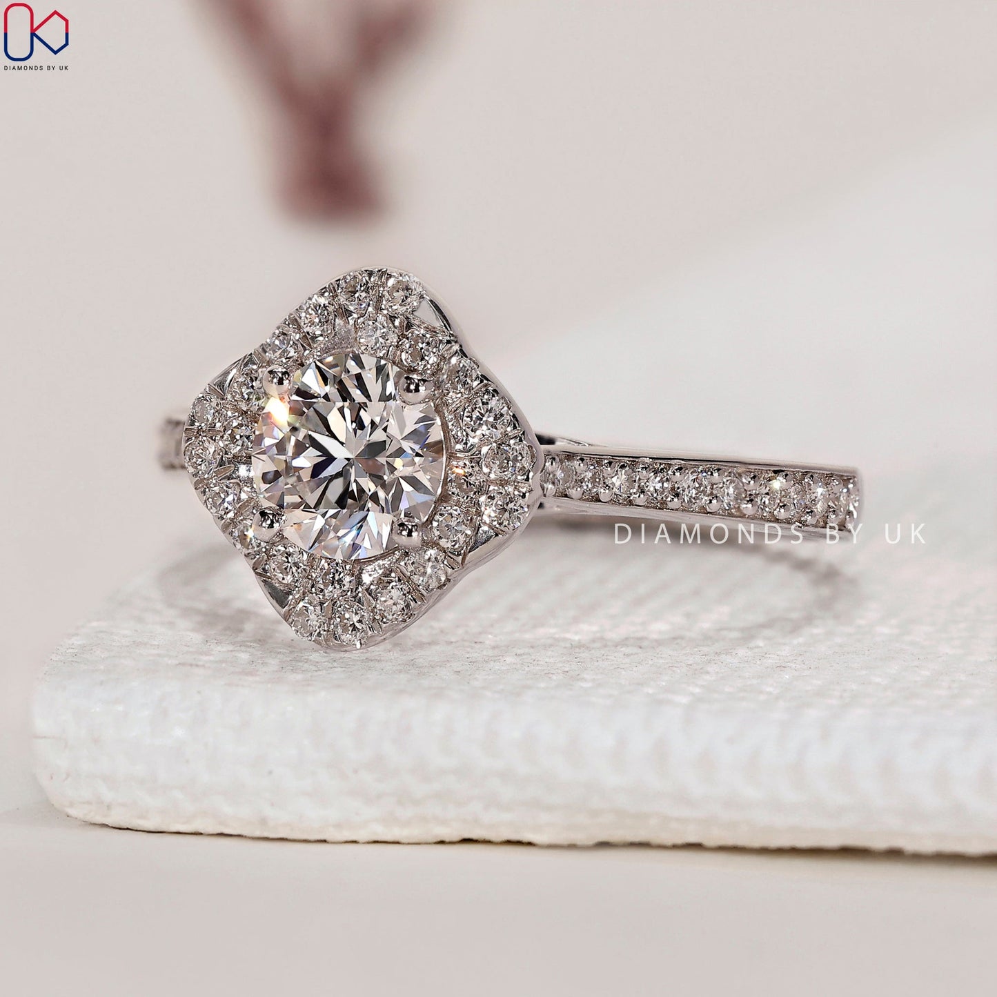 Round Brilliant Cut Diamond Ring - Twisted Halo