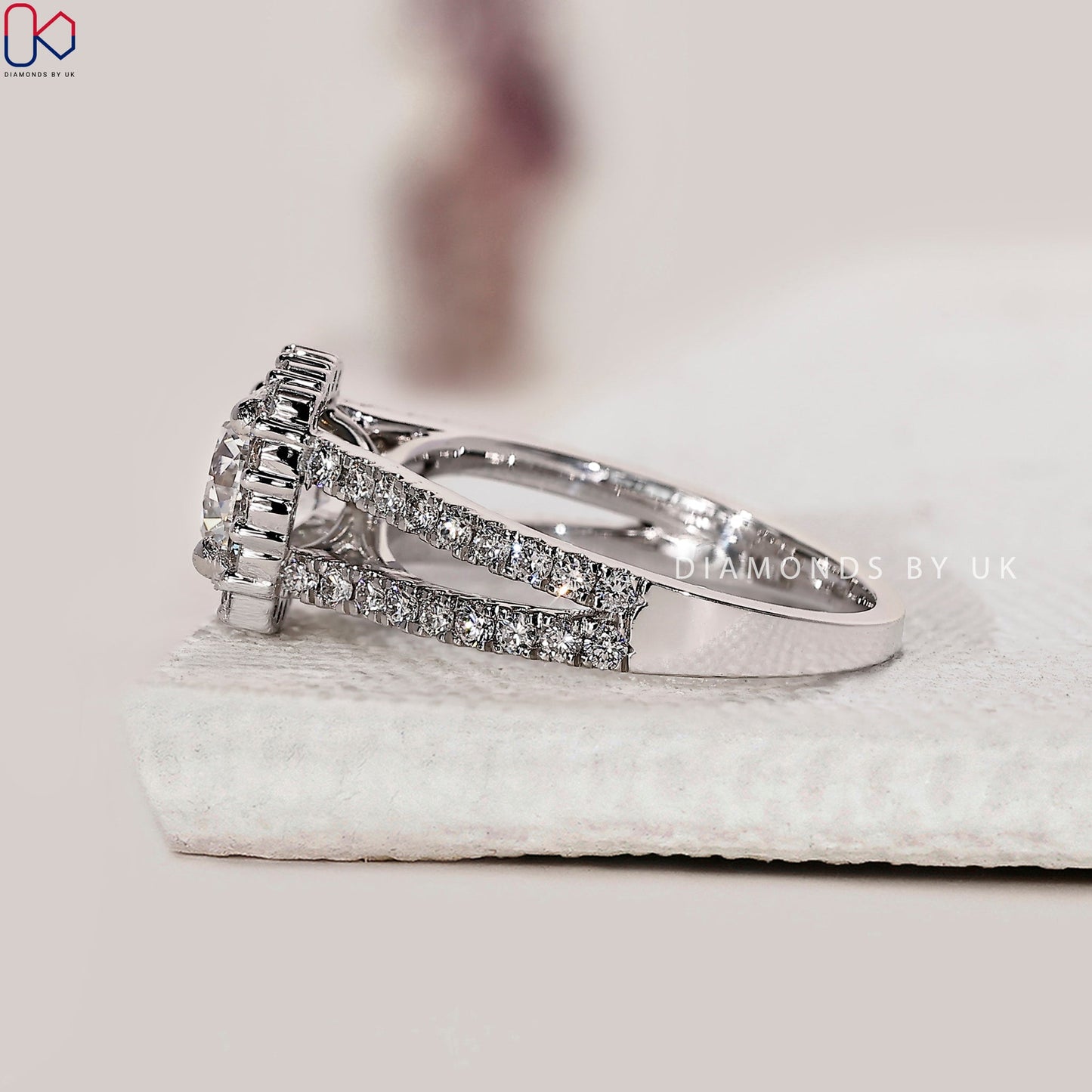 Round Diamond Engagement Ring With Halo Setting