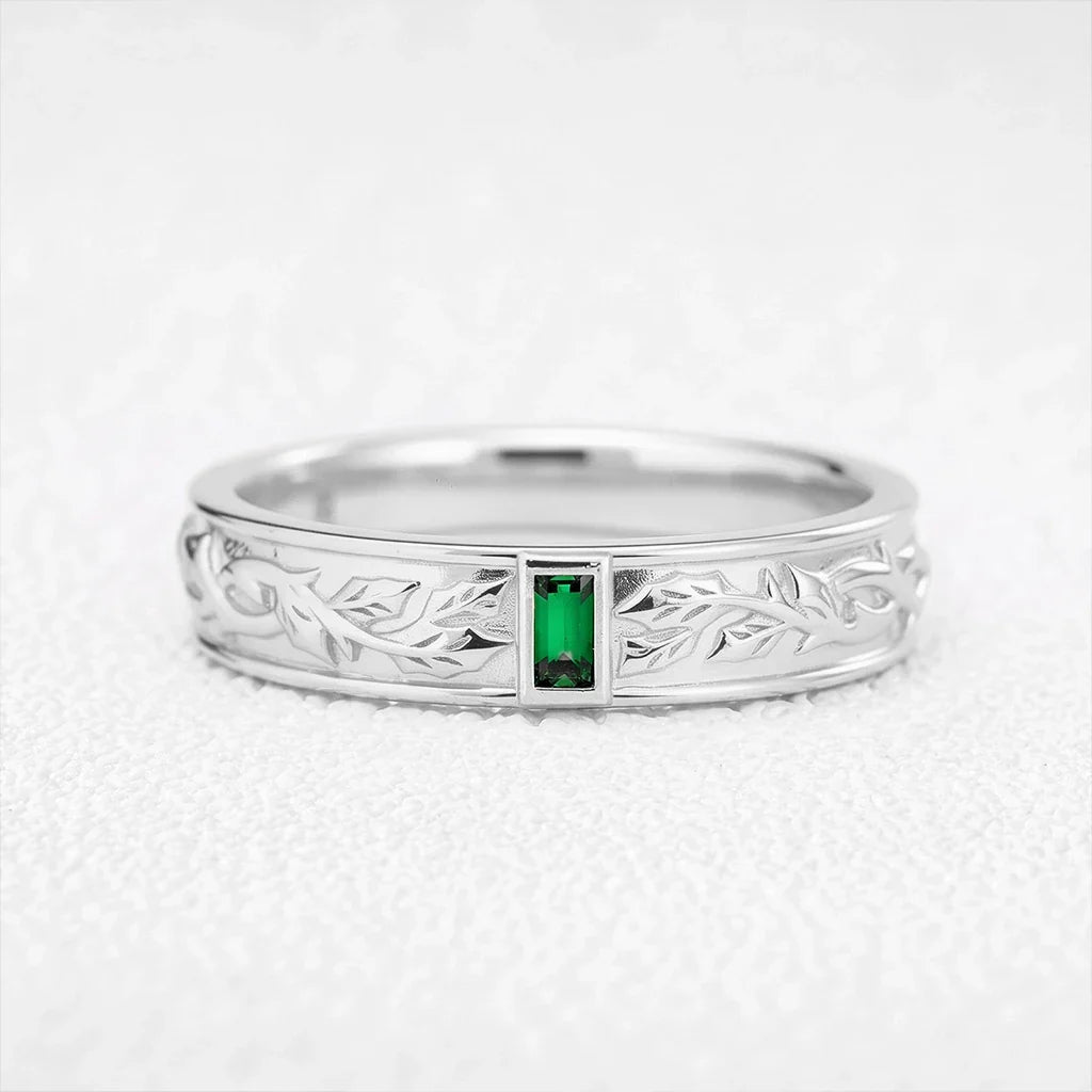 Augustus’ Keystone | Baguette Emerald Men‘s Band