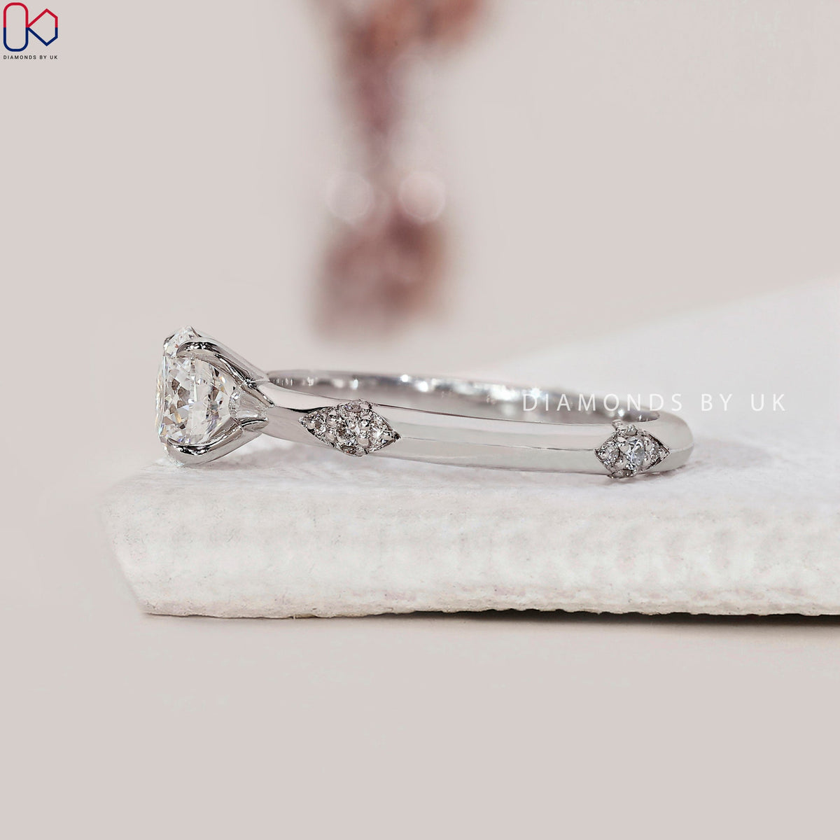 Round Diamond White Gold Diamond Engagement Ring