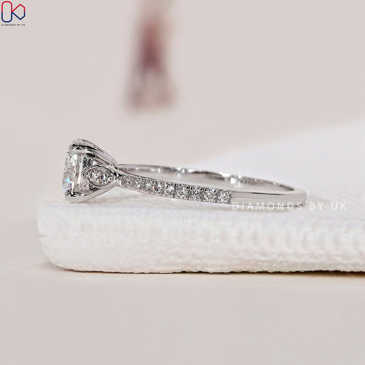 Round Diamond Engagement Ring – Pave Setting